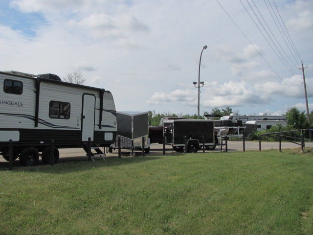 THE SAVE THOUSANDS SALE IS ON AT TOWN AND COUNTRY RV! FINANCING! in Travel Trailers & Campers in Ottawa - Image 3