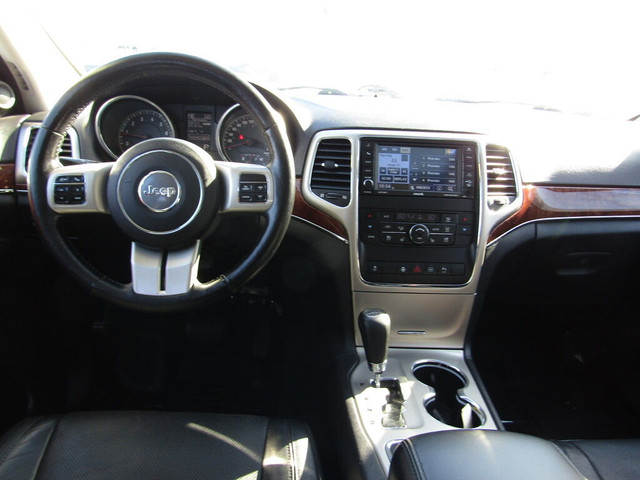  2012 Jeep Grand Cherokee LIMITED 4WD V6 3.6L NAV/B.CAM/ROOF/LEA in Cars & Trucks in Calgary - Image 2