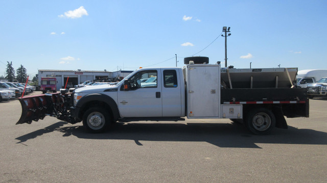 2016 Ford F-550 XLT EXTENDED CAB FLAT DECK WITH SNOW PLOW in Cars & Trucks in Edmonton