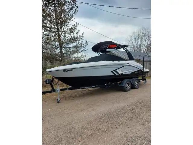 2019 Chaparral VORTEX 223 RX in Powerboats & Motorboats in Québec City - Image 3