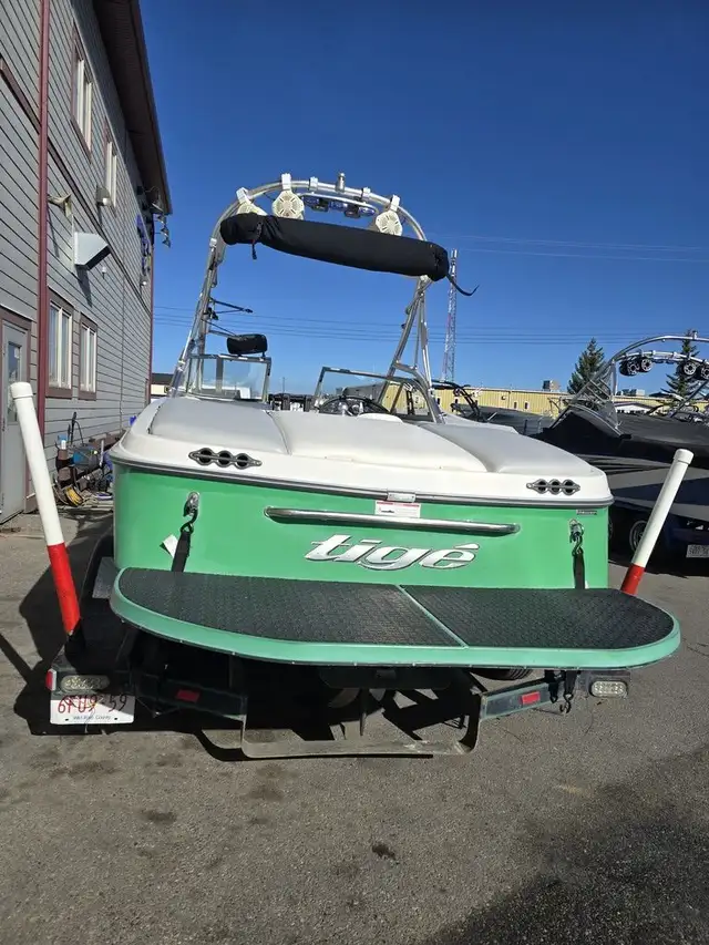 2007 Tige Boats 20V Surf Boat FINANCING AVAILABLE in Powerboats & Motorboats in Saskatoon - Image 6
