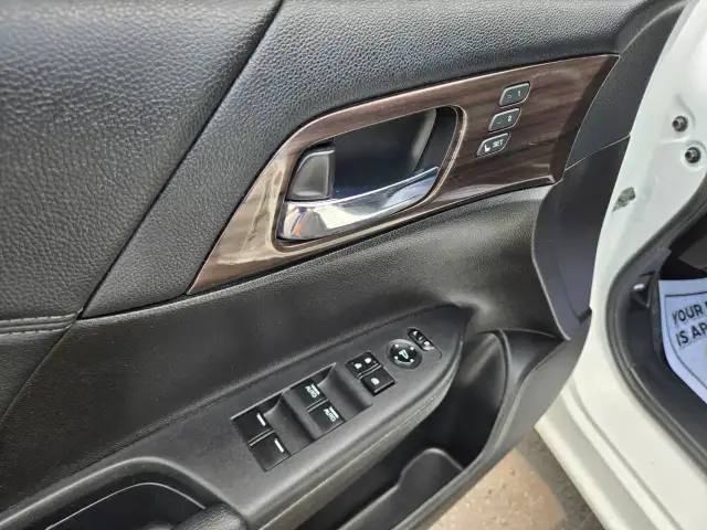 2016 Honda Accord EX-L in Cars & Trucks in Oshawa / Durham Region - Image 9