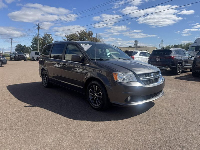 2016 Dodge Grand Caravan SXT Premium Plus - Aluminum Wheels in Cars & Trucks in Moncton - Image 3
