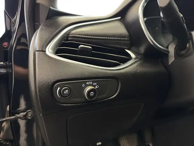 2018 Chevrolet Malibu Premier 2,0 Turbo Toit pano Cuir Audio Bos in Cars & Trucks in Laval / North Shore - Image 18