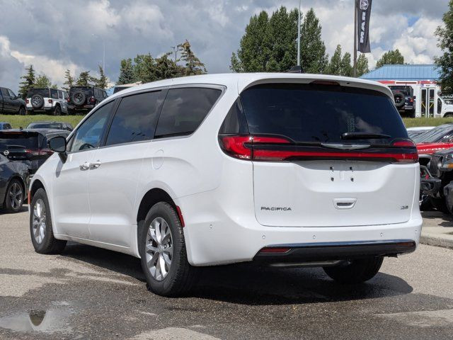 2025 Chrysler Pacifica AWD Select AWD - Adaptive Cruise Control in Cars & Trucks in Calgary - Image 4