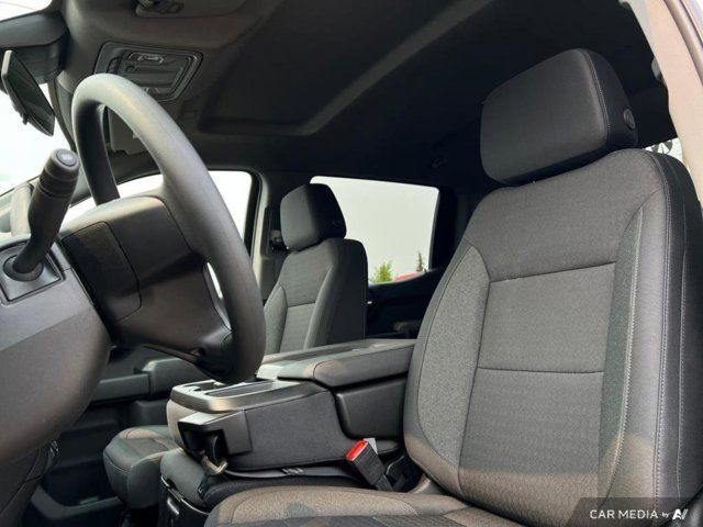 2025 Chevrolet Silverado 1500 Custom Trail Boss 4WD Crew Cab in Cars & Trucks in Strathcona County - Image 3