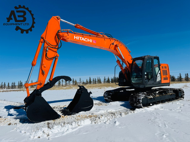 2015 HITACHI ZX245 EXCAVATOR  in Heavy Equipment in Calgary