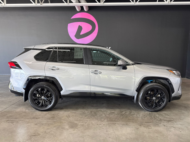 2023 Toyota RAV4 Hybrid SE ARGENT HYBRIDE TOIT OUVRANT MAGS NOIR in Cars & Trucks in Saint-Jean-sur-Richelieu