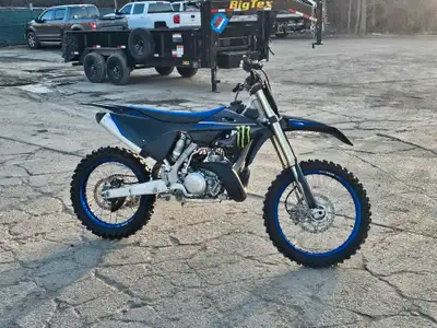 APPLY NOW: https://www.ridecollective.ca/get-pre-approved The 2022 YAMAHA YZ250 is a modernized two-...