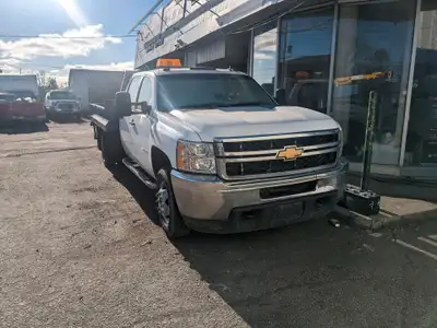 2013 Chevrolet Silverado 3500 HD Landscape Box - $13,500 Year: 2013 Mileage: 250,000 km Transmission...
