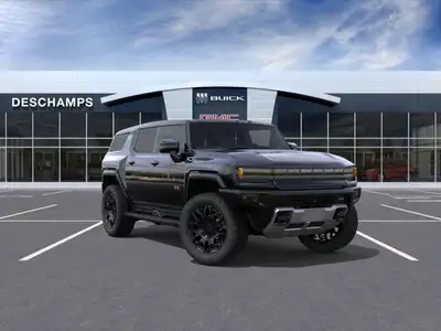Le GMC Hummer EV 2025, un VUS 100% électrique, se distingue par son design audacieux, sa technologie...