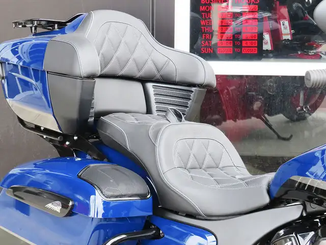 2024 Indian Motorcycle Pursuit Dark Horse with PowerBand Audio P in Street, Cruisers & Choppers in Cambridge - Image 9