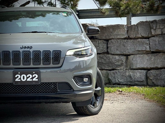  2022 Jeep Cherokee ALTITUDE 4X4 | HEATED SEATS | APPLE CARPLAY  dans Autos et camions  à Kitchener / Waterloo - Image 4