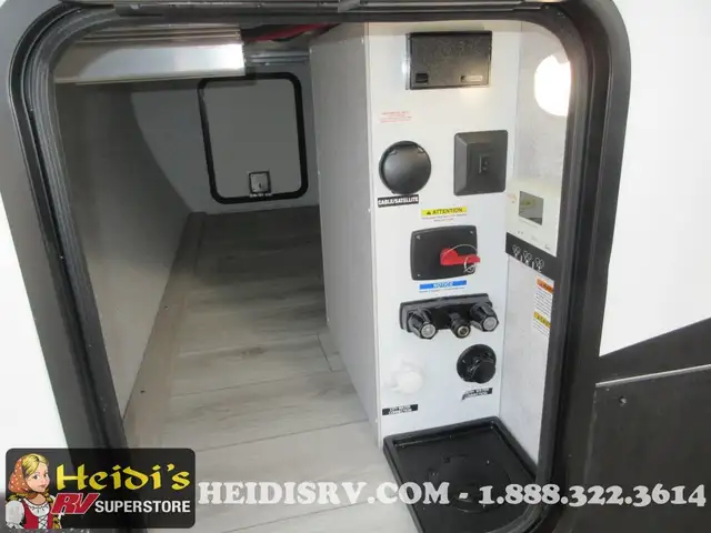 2024 EAST TO WEST ALTA 3150KBH (TRIPLE BUNKS, OUTSIDE KITCHEN) in Travel Trailers & Campers in Barrie - Image 23