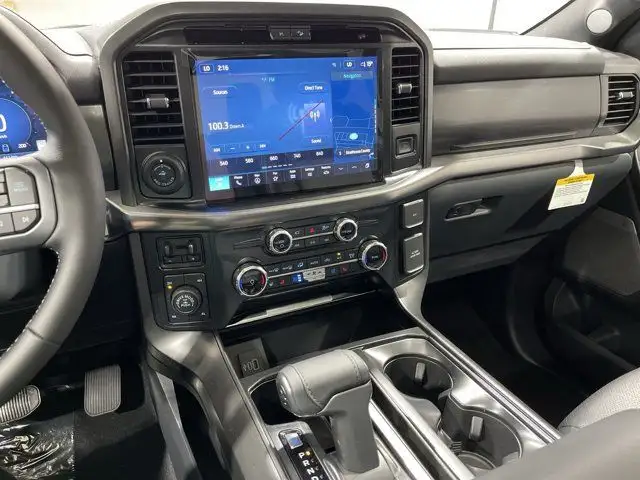 2025 Ford F-150 LARIAT - 501A dans Autos et camions dans Comté de Strathcona - Image 19
