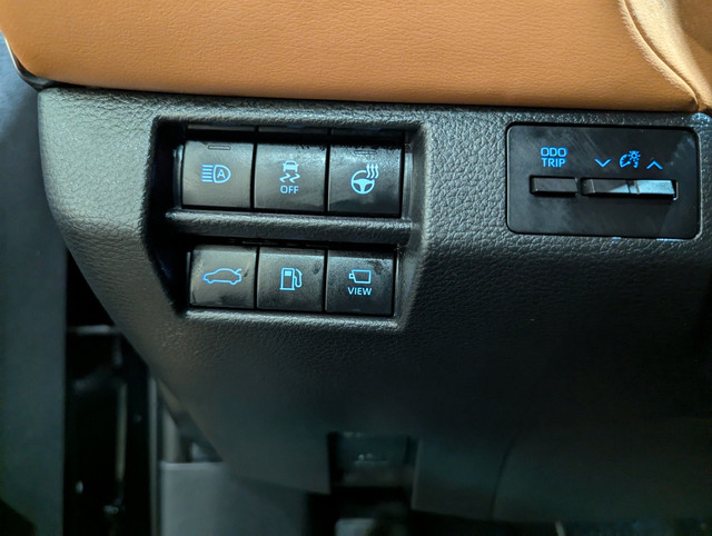 2019 Toyota Avalon Limited No Accidents | Leather | Heated an... in Cars & Trucks in Calgary - Image 2