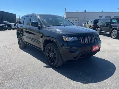 You can't go wrong when you look at a Jeep Grand Cherokee Altitude This 4x4 is the perfect SUV size...