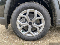 This Jeep Compass delivers a Intercooled Turbo Regular Unleaded I-4 2.0 L/122 engine powering this A... (image 8)