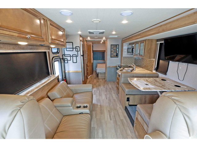  2020 Holiday Rambler Admiral 28A 2 extension Classe A 2020 in RVs & Motorhomes in Laval / North Shore - Image 4