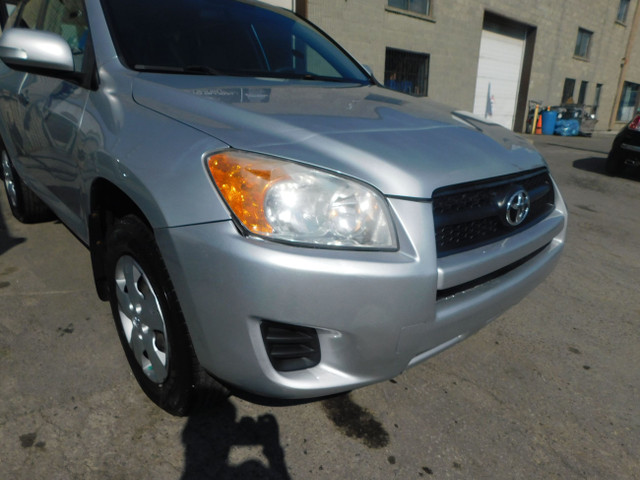 Toyota RAV4 Base I4 2WD 2010 in Cars & Trucks in City of Montréal - Image 4
