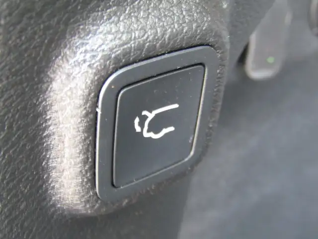 2019 Jeep Cherokee TRAILHAWK ELITE 4x4 B.S.A/NAV/CAM/PANOROOF/73 in Cars & Trucks in Calgary - Image 32