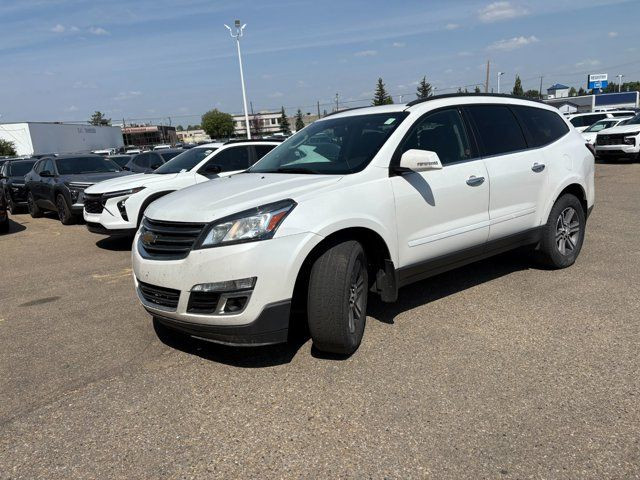 2017 Chevrolet Traverse 2LT AWD 3.6L 7 Passenger in Cars & Trucks in Edmonton - Image 3