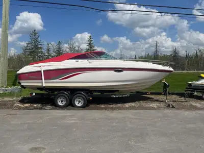 2000 Chaparral SSI 235 The 2000 Chaparral 235 SSi is a well-regarded sport boat, known for its sleek...