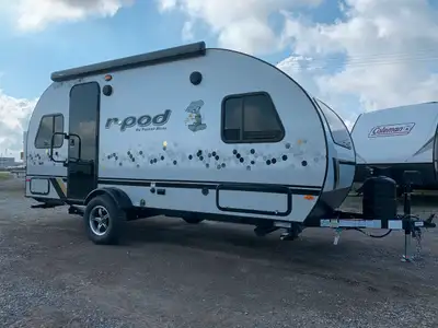 R-POD TRAVEL TRAILER - RP-190 - WITH THULE POWERED AWNING!