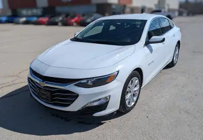 Come finance with us. Apply at stonebridgeauto.com 2024 Chevrolet Malibu LT with 24000km. 1.5L 4 cyl...