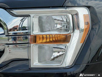 This 2022 Ford F-150 XLT crew cab boasts a powerful 2.7L V6 EcoBoost engine, providing ample power f... (image 9)