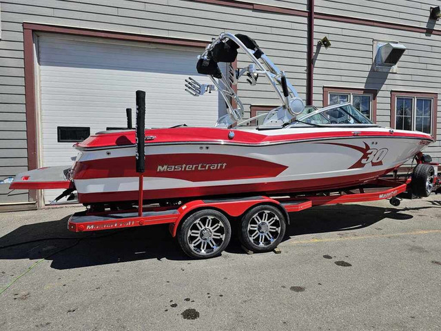 2013 Mastercraft X30 FINANCING AVAILABLE in Powerboats & Motorboats in Vancouver - Image 2