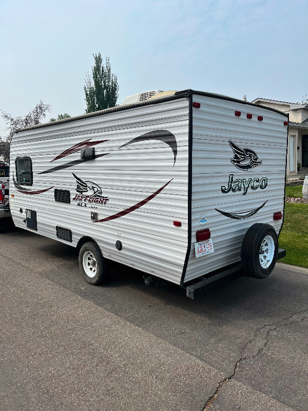 2015 JAYCO JAYFLIGHT SLX 20FT (FINANCING AVAILABLE) in Travel Trailers & Campers in Saskatoon - Image 2