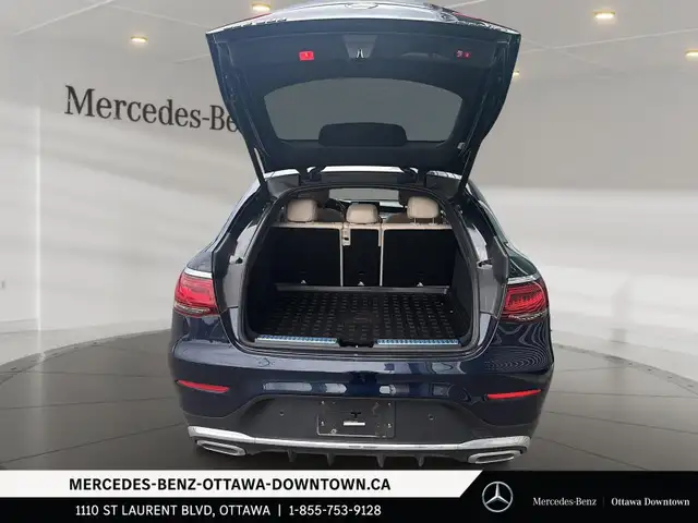 2020 Mercedes-Benz GLC300 4MATIC Coupe dans Autos et camions dans Ottawa - Image 7