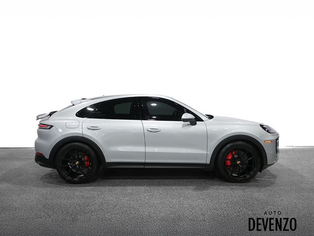 2024 Porsche Cayenne S Coupe V8 468hp Lightweight Sport Package in Cars & Trucks in Laval / North Shore - Image 3