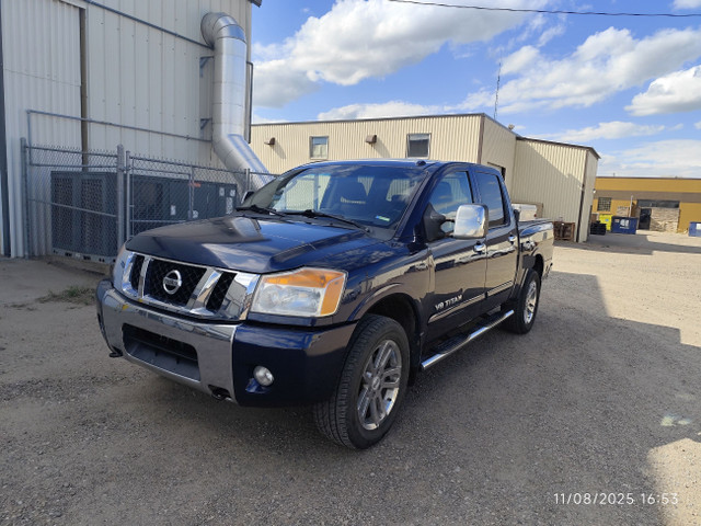 2011 Nissan Titan SL in Cars & Trucks in Lethbridge