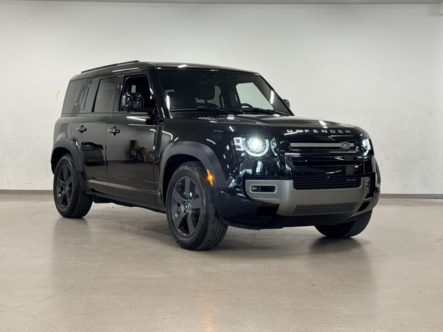 2023 Land Rover Defender 110 P400 X-Dynamic SE (2) 7 Passager in Cars & Trucks in City of Montréal - Image 2