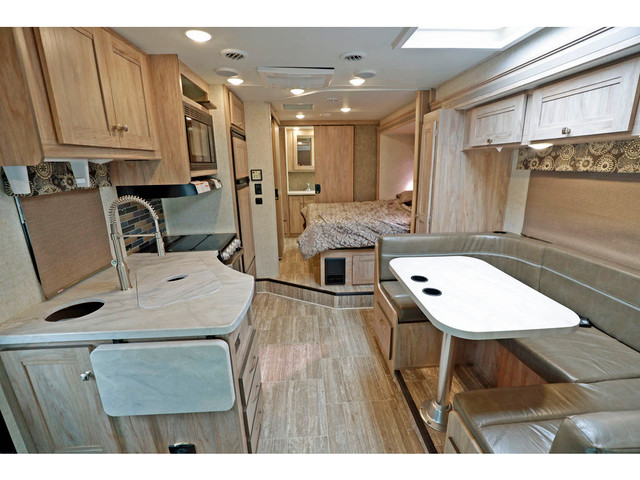  2019 Forest River Sunseeker 2420 2 extension Classe C 2019 in RVs & Motorhomes in Laval / North Shore - Image 4