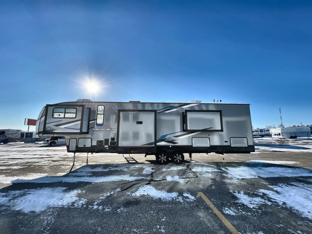 2023 Forest River 3910SUITE - King Bed - 5th Wheel in Travel Trailers & Campers in St. Albert - Image 3