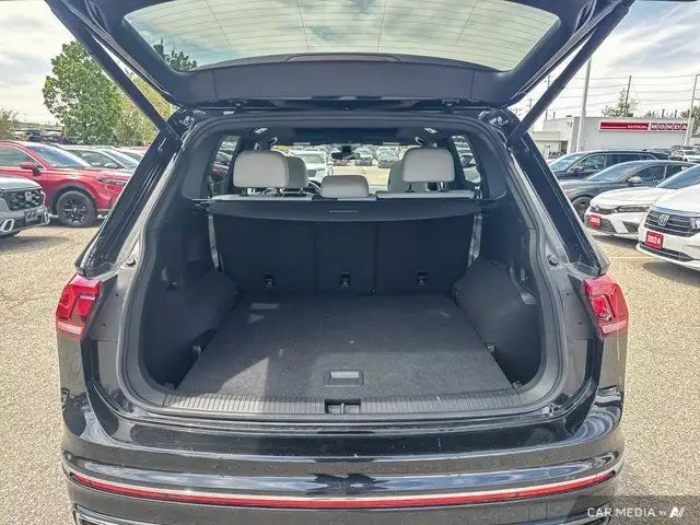 2024 Volkswagen Tiguan Highline R-Line | ACCIDENT FREE dans Autos et camions dans Kitchener / Waterloo - Image 18