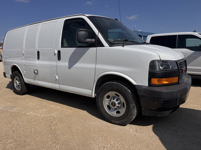 2018 GMC Savana G2500 Cargo 135 WB in Cars & Trucks in Winnipeg - Image 2