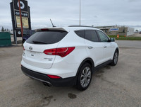 2014 Hyundai Santa Fe Sport 2.0T SE with 166000kms. 2.0 liter 4 cylinder All wheel drive Clean title... (image 3)