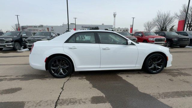 2023 Chrysler 300 300 Touring L | Remote Start | Heated Seats in Cars & Trucks in Edmonton - Image 4