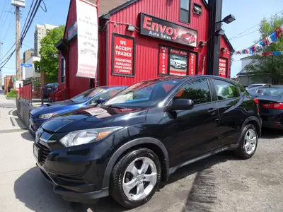 CLEAN CARFAX NO ACCIDENTS!! RUST-PROOFED!! 4-KEYS!! REVERSE CAMERA!! HEATED SEATS!! AIR-CONDITION!!...