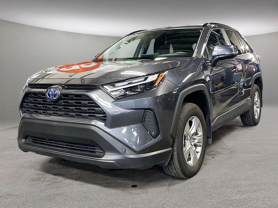 2023 Toyota RAV4 Hybrid XLE AWD w/ Heated Seats, Advanced Safety