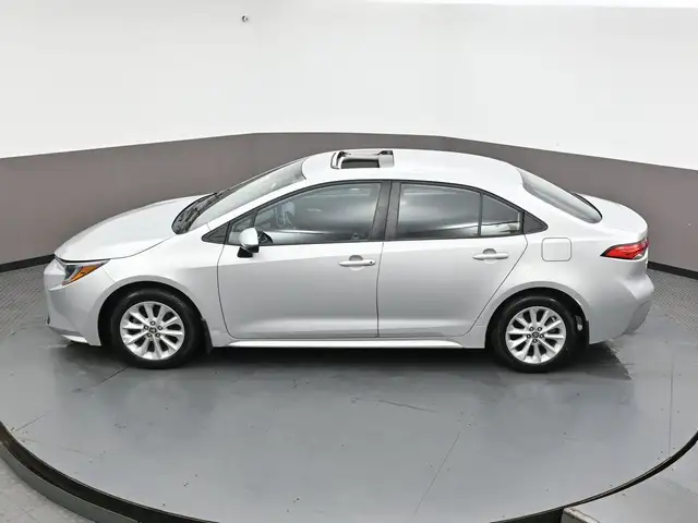 2020 Toyota Corolla LE UPGRADE SUNROOF, HEATED STEERING, HEATED  in Cars & Trucks in City of Halifax - Image 37