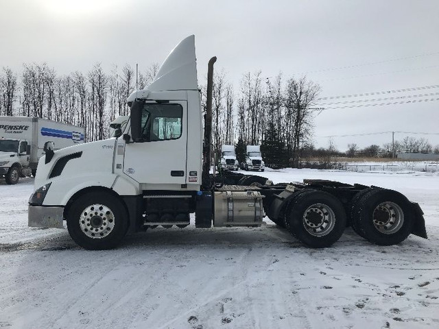 2018 Volvo VNL64300 in Heavy Trucks in City of Montréal - Image 4
