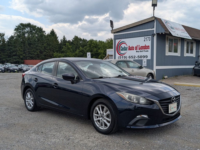2014 Mazda MAZDA3 4dr Sedan Manual GS-SKY in Cars & Trucks in London - Image 2