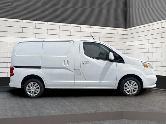 Chevrolet City Express Cargo Van LS traction avant 115 po 2015 à in Cars & Trucks in Laval / North Shore - Image 3