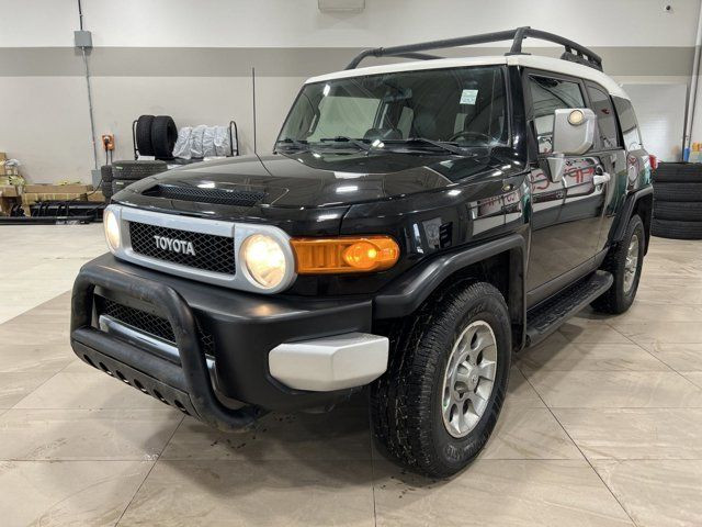 2011 Toyota FJ Cruiser 4WD 4-Door Automatic | Brake Assist in Cars & Trucks in Edmonton - Image 4