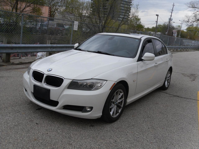 2011 BMW 3 Series PREMIUM in Cars & Trucks in City of Toronto